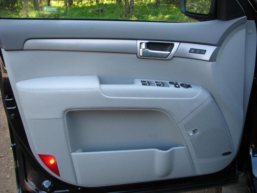  Kia Borrego 2009 года  (фото 25 из 345)